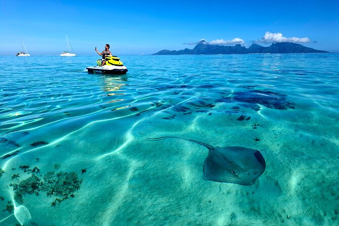 1-hour jet ski excursion in Tahiti - Easy riding for couples, families, and friends