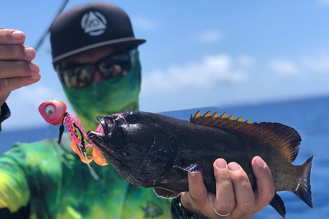4 Hour Ariki Fishing Activity in Moorea - A boat trip with more than one thing to watch