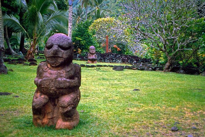 5 Hours Tahiti Island Tour - West and East Coast - Arahurahu Marae brings Tahiti’s past into view