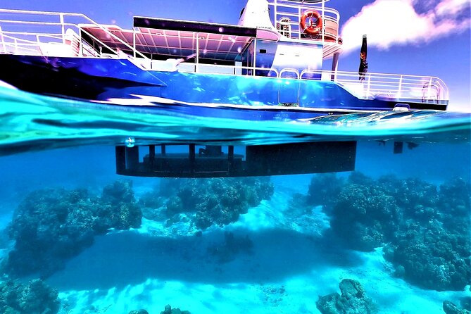 An Immersed Day in Bora Bora with O-sea - Painting a pareo you can take home
