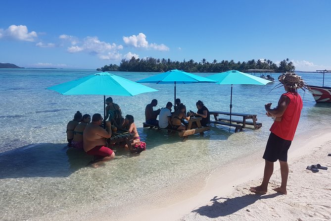 Authentic Polynesian Experience - A Polynesian lunch on a small motu