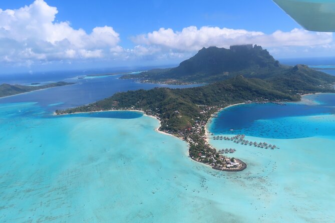 Bora Bora 30-minute Private Flight in a Light Aircraft - Pilots, communication, and the feel of the flight