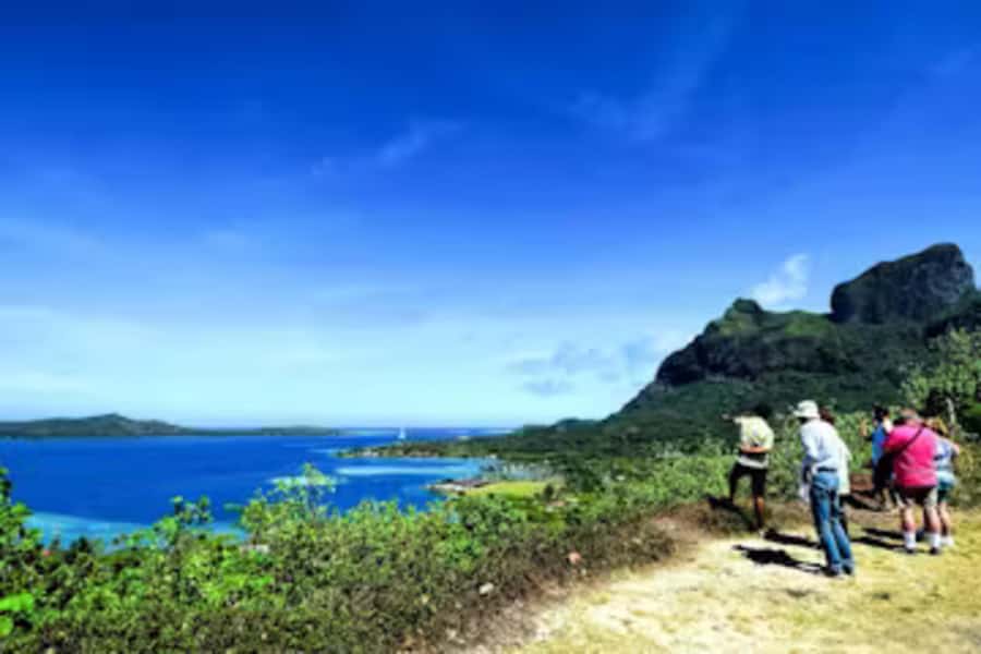 Bora Bora: 4WD History & Culture Tour - Riding the island’s rough upper roads