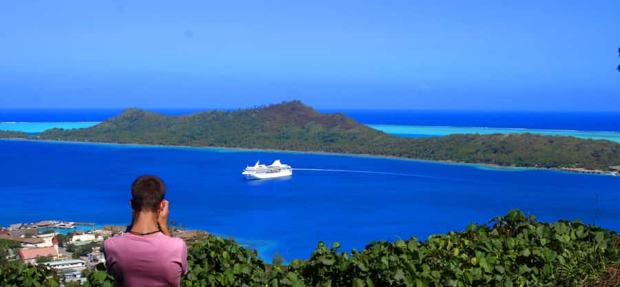 Bora Bora: 4x4 Safari with Snorkelling Combo Tour - Fresh ceviche, grilled fish, and local fruit