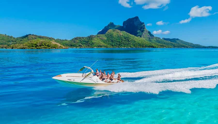 Bora Bora: Blue Lagoon Cruise, Snorkeling and Lunch . - Key points at a glance