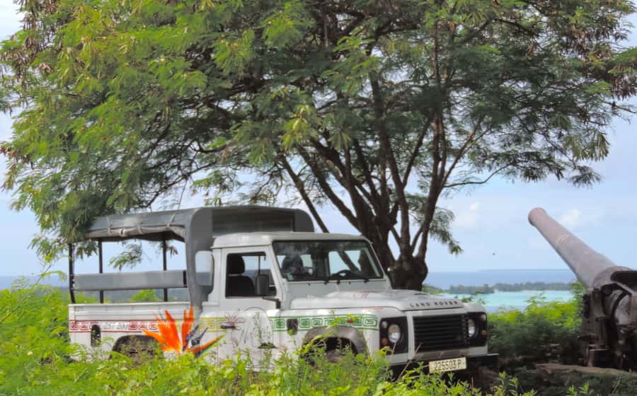 Bora Bora by Land and Sea: 4WD Safari and Snorkel - Three viewpoints, three different looks at the lagoon