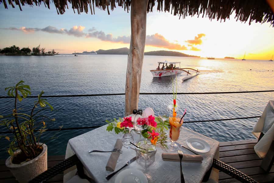 Bora Bora: Combo Sunset Cruise & Romantic Dinner at St James - Key points at a glance