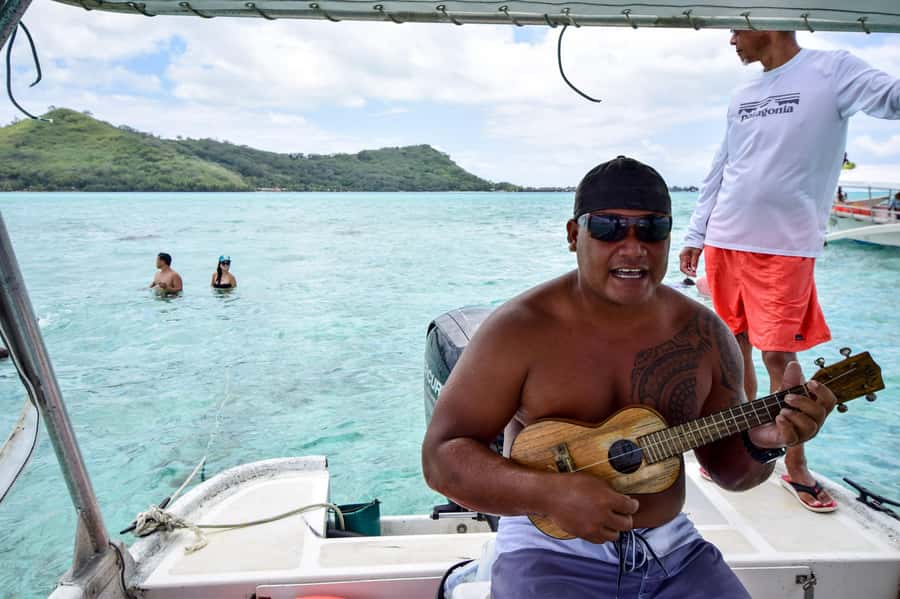 Bora Bora: Full-Day Lagoon Snorkelling Tour - The boat ride around Bora Bora