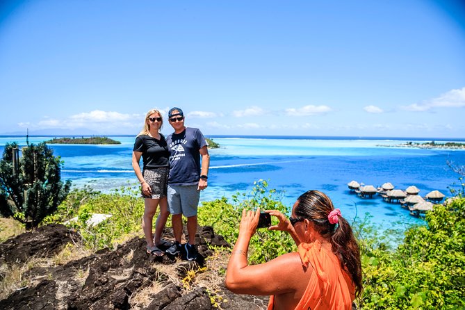 Bora Bora: Half Day Island 4WD Guided Tour - Faanui Valley brings local craft into the tour
