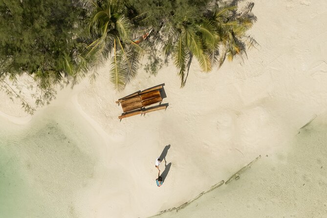Day on a private island in Bora Bora - alone in the world - Ukulele, coconut, pareo, and local craft