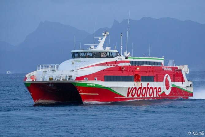 Discovering Moorea from Tahiti in 4x4 with the Ferry Terevau - Magic Mountain and a 360-degree view