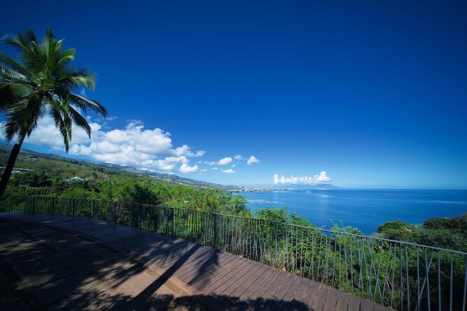 Discovering the emblematic sites of Tahiti - Faarumai Waterfalls: the tour’s main nature stop