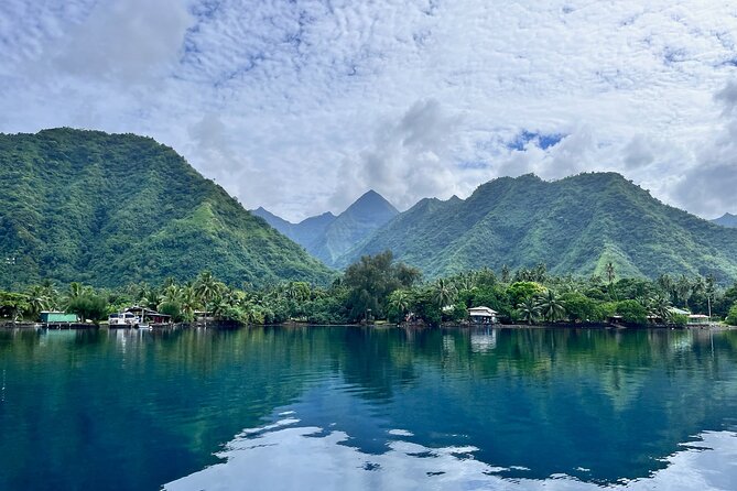 Excursion to discover the authentic Tahiti Peninsula 4:00 - Tahiti Iti Pearl Farm and local island life