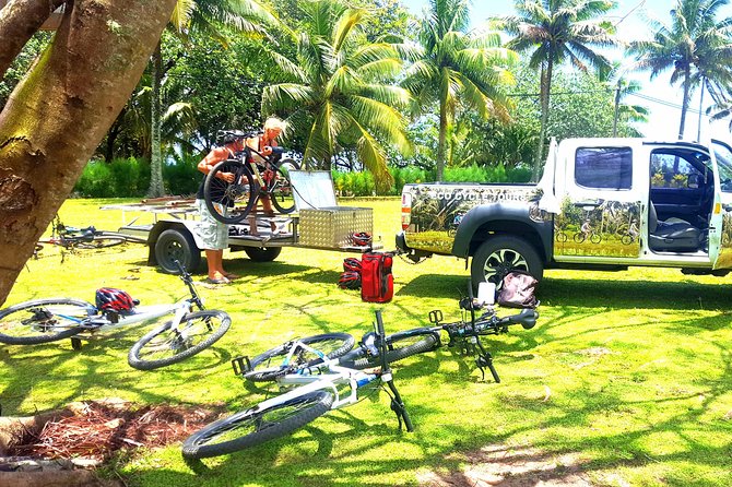 'Explore' Rarotonga Guided Bike Tour with Lunch and Swim - What the guide adds to the ride