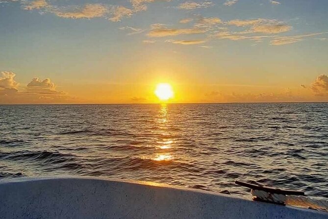 Guided sunset cruise on Raiatea Lagoon - Setting out from Uturoa at 5:00 pm