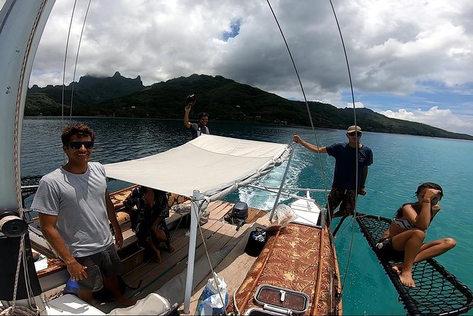 Introduction to sailing and discovering the lagoon - Why sailing Vaapiti feels different