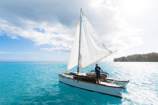 Introduction to sailing and discovering the lagoon - Starting at Hauru and finding your sea legs