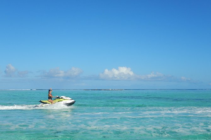 Jet-ski excursion 3 hrs Jet ski excursion to Moorea (single or two-seater) - Motu Tiahura and the coral garden