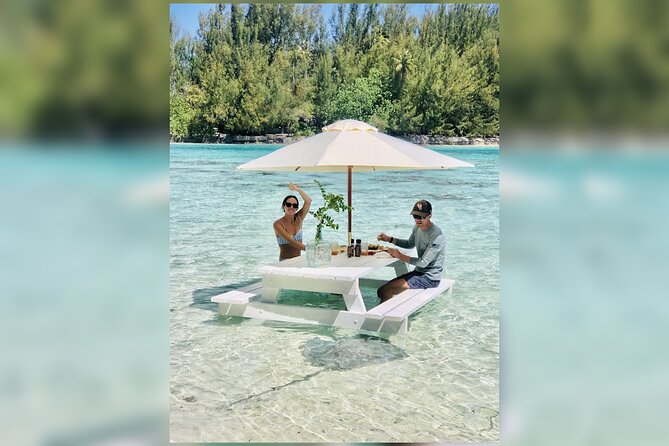 Lagoon Tour + lunch with your feet in the water on a Motu - Stop two: turtles and a second look at marine life