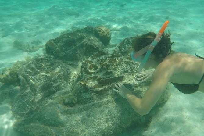 Land and Sea cultural tour to discover traditions, heritage and the lagoon - Visiting the Private Cultural Center