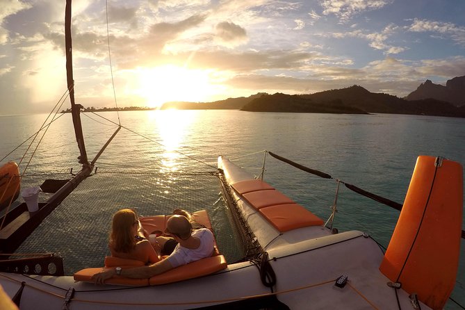 LUXURY Catamaran Bora Bora : The Sunset Escape - Drinks, Snacks, and the Onboard Mood