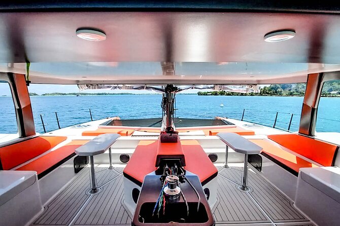 LUXURY PRIVATE Catamaran Bora Bora : The Sunset Escape - What the crew adds to the experience