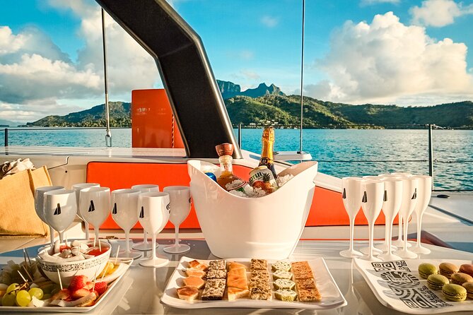 LUXURY PRIVATE Catamaran Bora Bora : The Sunset Escape - From hotel pickup to the marina