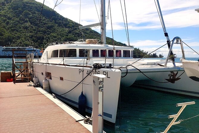 Luxury Private Moorea Cruise Tour - Snorkeling from a Moorea sandbar