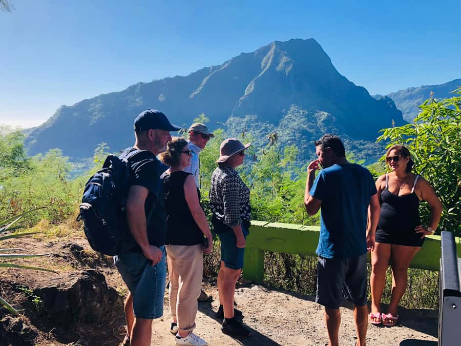 Moorea:4X4 safari excursion between land and sea with lunch - What makes this Moorea safari worth considering