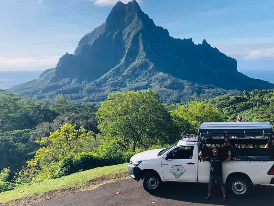 Moorea:4X4 safari excursion between land and sea with lunch - Through the Opunohu Valley and its plantations