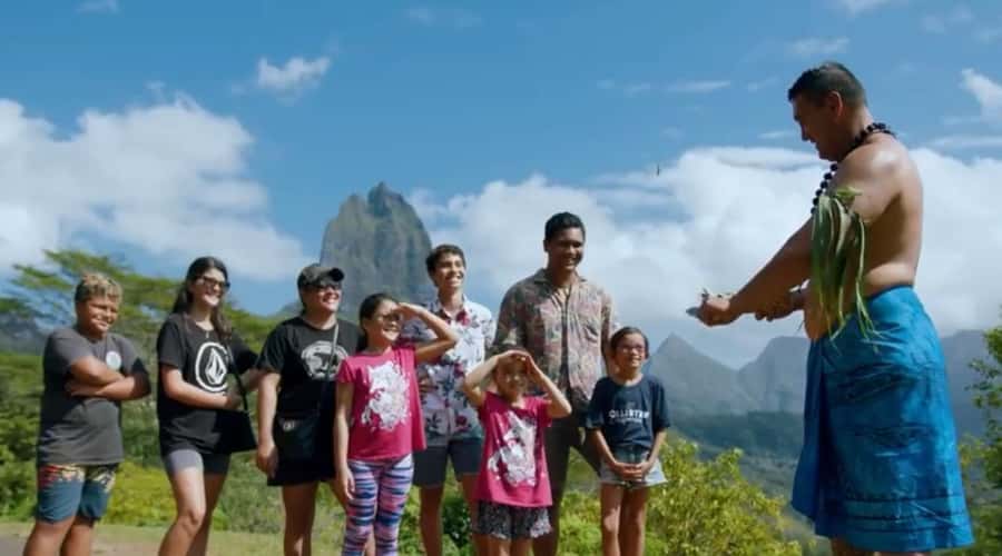 Moorea Cruise Ships: 4x4, Belvedere,Magic Mountain pineaple - Belvedere Lookout above the bays