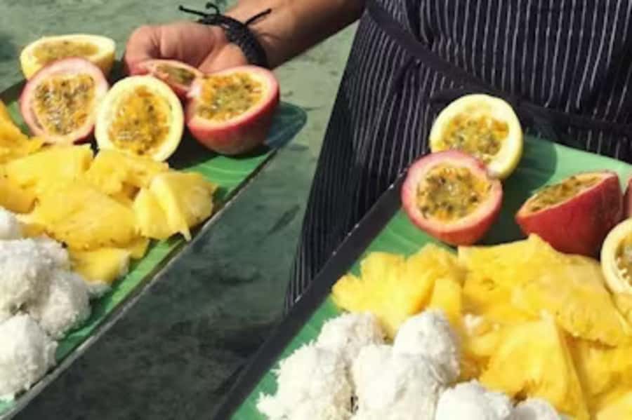 Moorea: Glass Bottom Boat Adventure with Lagoon Wonders - Lunch on a private family motu