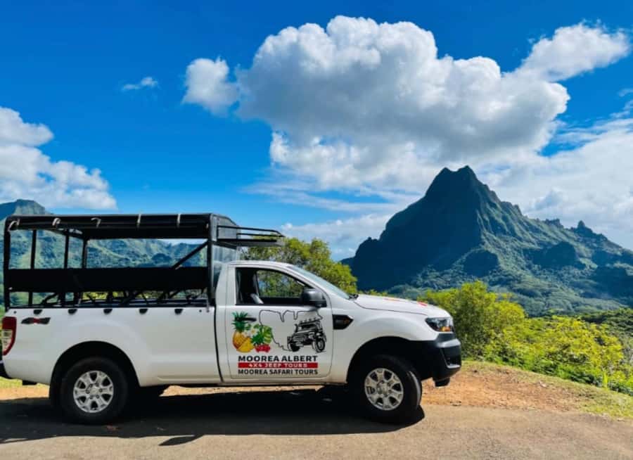 Moorea: Half-Day Open-Air 4WD Safari with Hotel Transfers - Cook’s Bay sets the scene