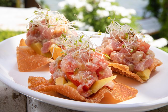 Moorea Street Food Tour - Driving the north side of Moorea