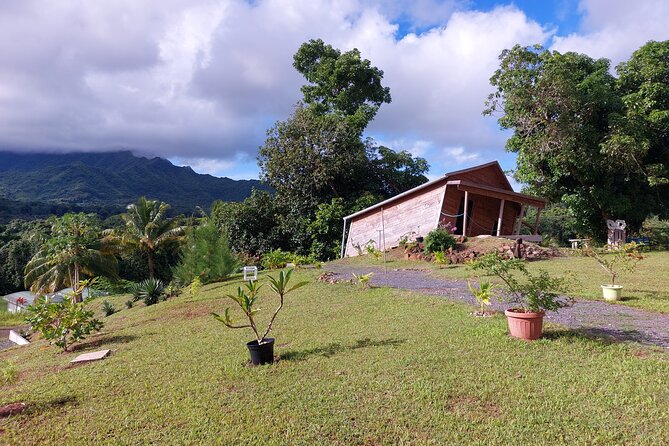 Private and guided visit to Mystery House Raiatea - Gérard’s personal touch