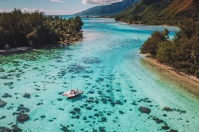 PRIVATE Full Day Tour : Moorea Snorkeling & Sailing on a Catamaran named Taboo - Meeting Captain Leo, Kevin, and Liza