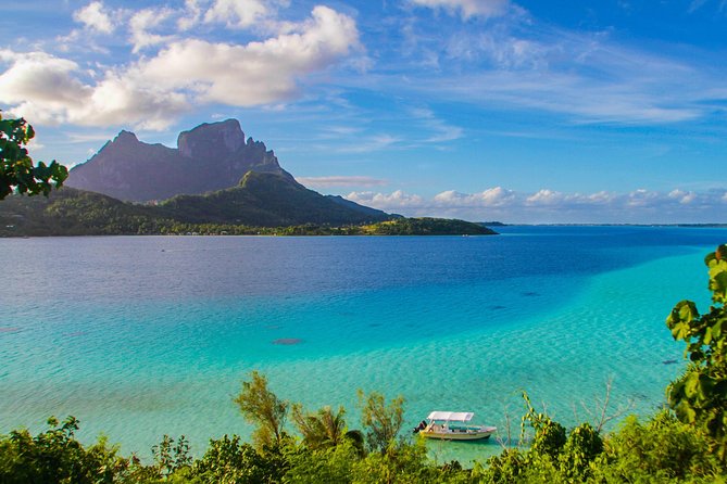 PRIVATE HALF DAY LAGOON TOUR - Bora Bora Cultural Lagoon Tour - A sandbank stop with fresh local fruit