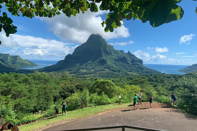 Private Morning Moorea 4WD Tour with Champagne - Pickup, cruise timing, and the morning schedule
