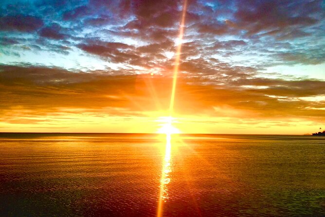 Private sunset cruise in Bora Bora - What the included drinks and snacks really mean