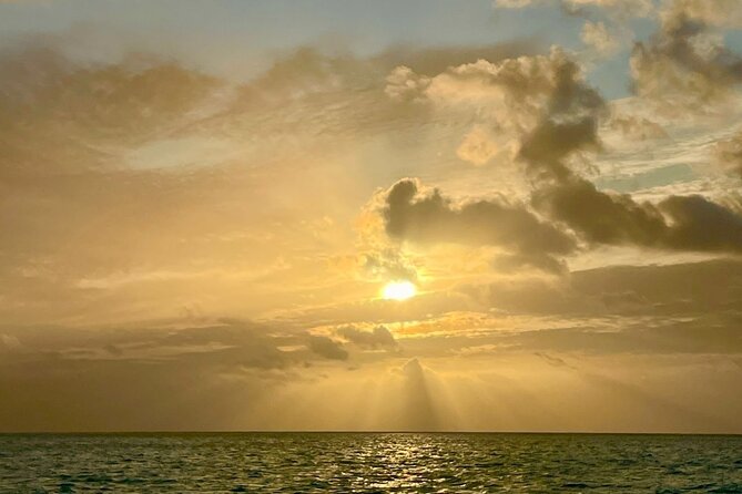 Private sunset cruise in Bora Bora - Price, privacy, and who gets the best value