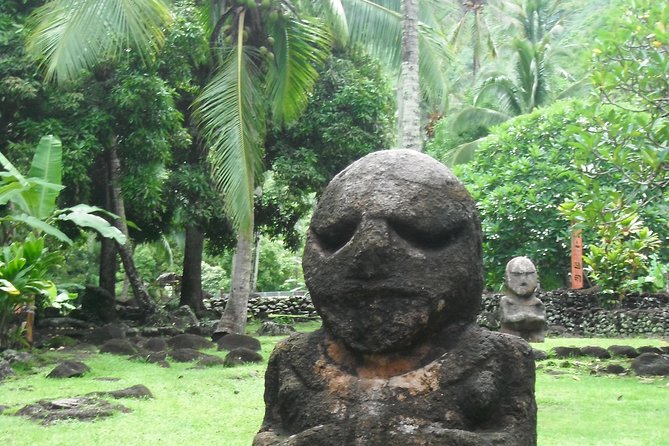 private Tahiti island discovery - Vaipahi Water Gardens and tropical plant life