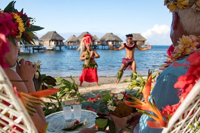 Professional Photo Shooting in Moorea, unique session adapted - The lagoon side: the classic Moorea color