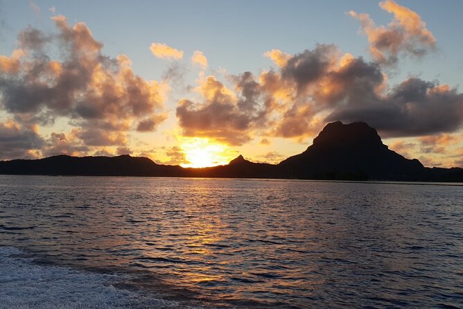 Reef Discovery Private Sunset Cruise in Bora-Bora - What happens during the two-hour cruise