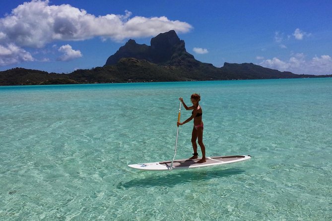 Stroll out of time on the lagoon of Bora Bora - Following the shoreline of a marvelous motu