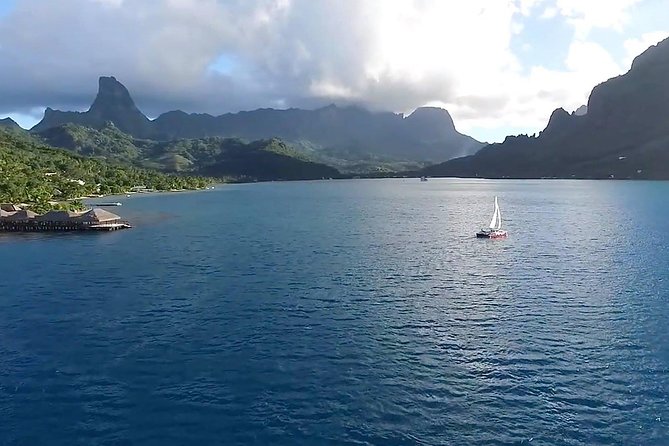 Sunset Cruise : Moorea Sailing on a Catamaran named Taboo - Ōpūnohu Bay and the quieter middle of the cruise