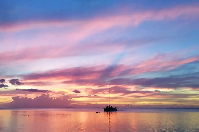 Sunset sailing - Fruit, juices, and a cocktail at sea