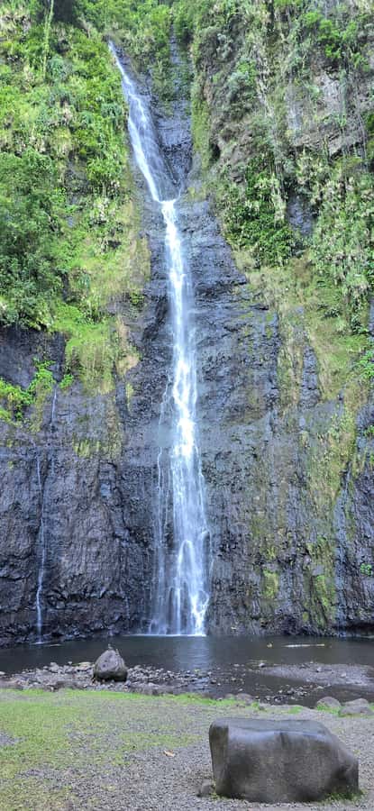 Tahiti: Private Half Day Culture and Nature Highlights Tour - Faarumai Waterfall in a three-waterfall valley