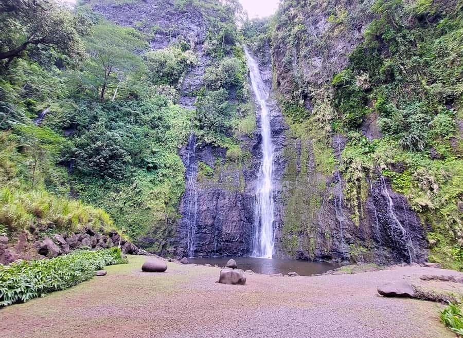 Tahiti Private Half Day Tour. Nature, history and culture - Faarumai Waterfalls: Tahiti’s strongest nature stop