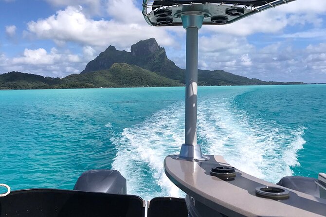 Toa Boat Bora Bora Private Lagoon tour with Lunch on Entertainer Bar Boat - A barbecue lunch in the heart of the lagoon