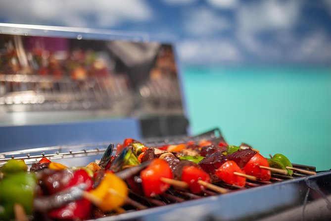 Toa Boat Bora Bora Private Lagoon tour with Lunch On Majestic Pontoon Boat - A pontoon lunch with local flavors